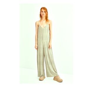 ❤️ NWT New Zara Jumpsuit
